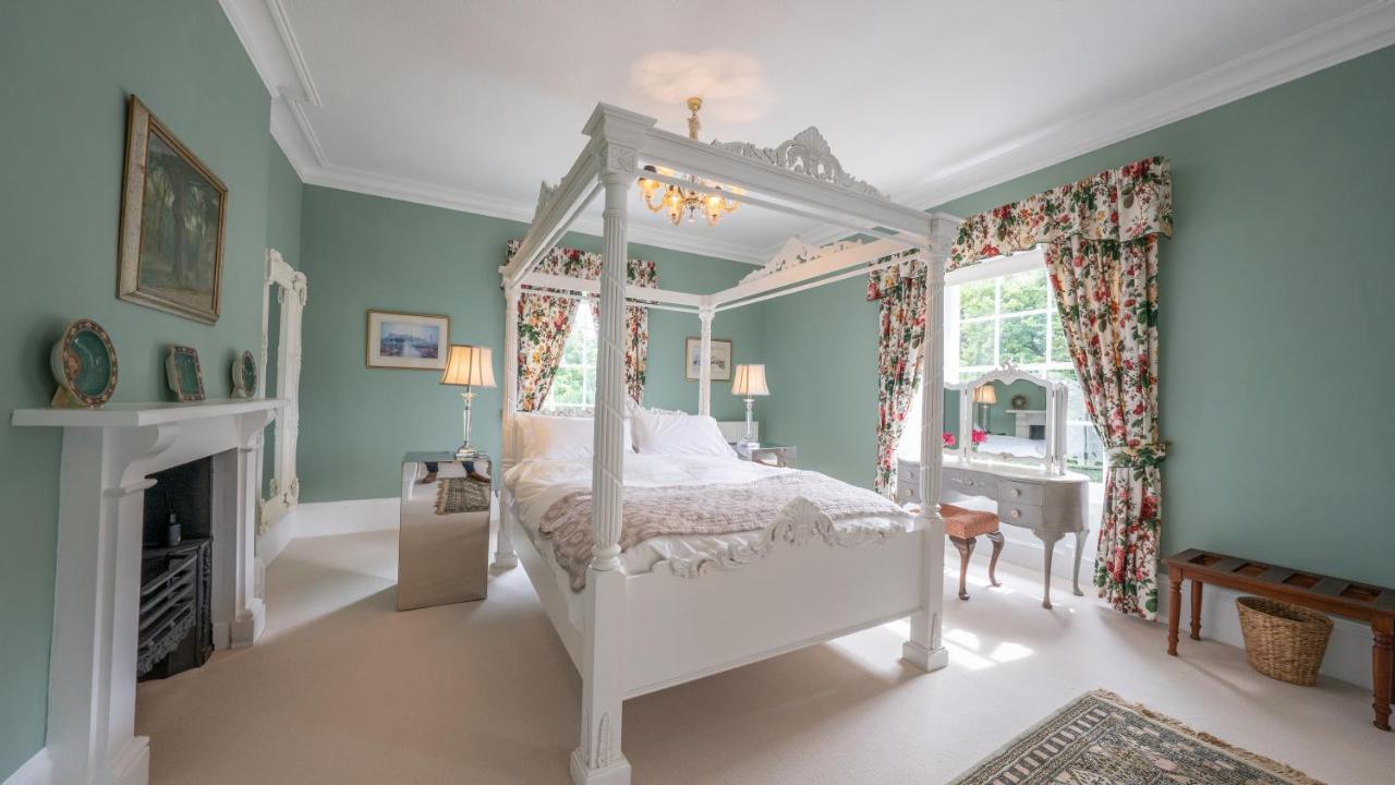 Pantybeiliau House Bed & Breakfast Gilwern Esterno foto