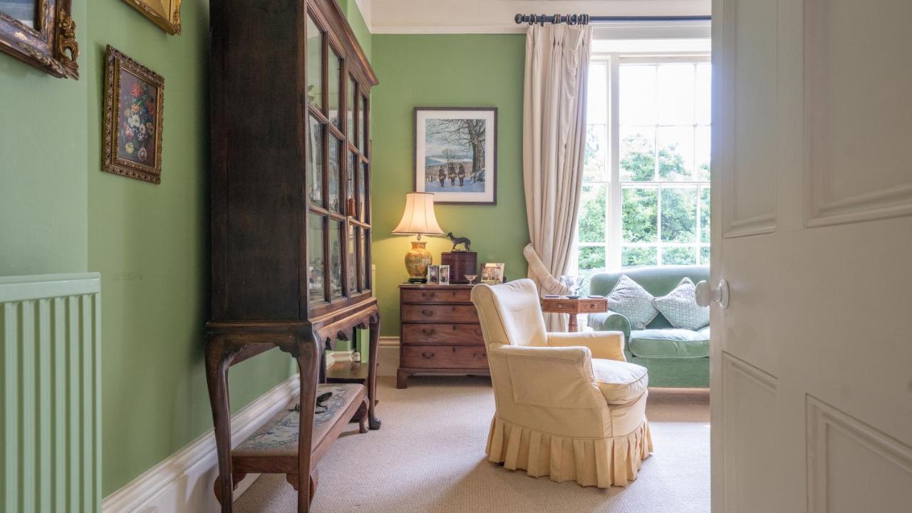 Pantybeiliau House Bed & Breakfast Gilwern Esterno foto