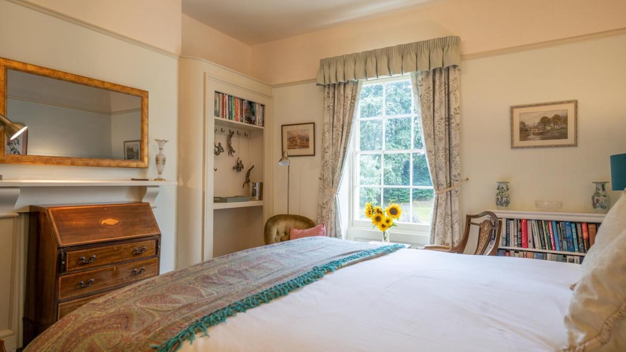 Pantybeiliau House Bed & Breakfast Gilwern Esterno foto