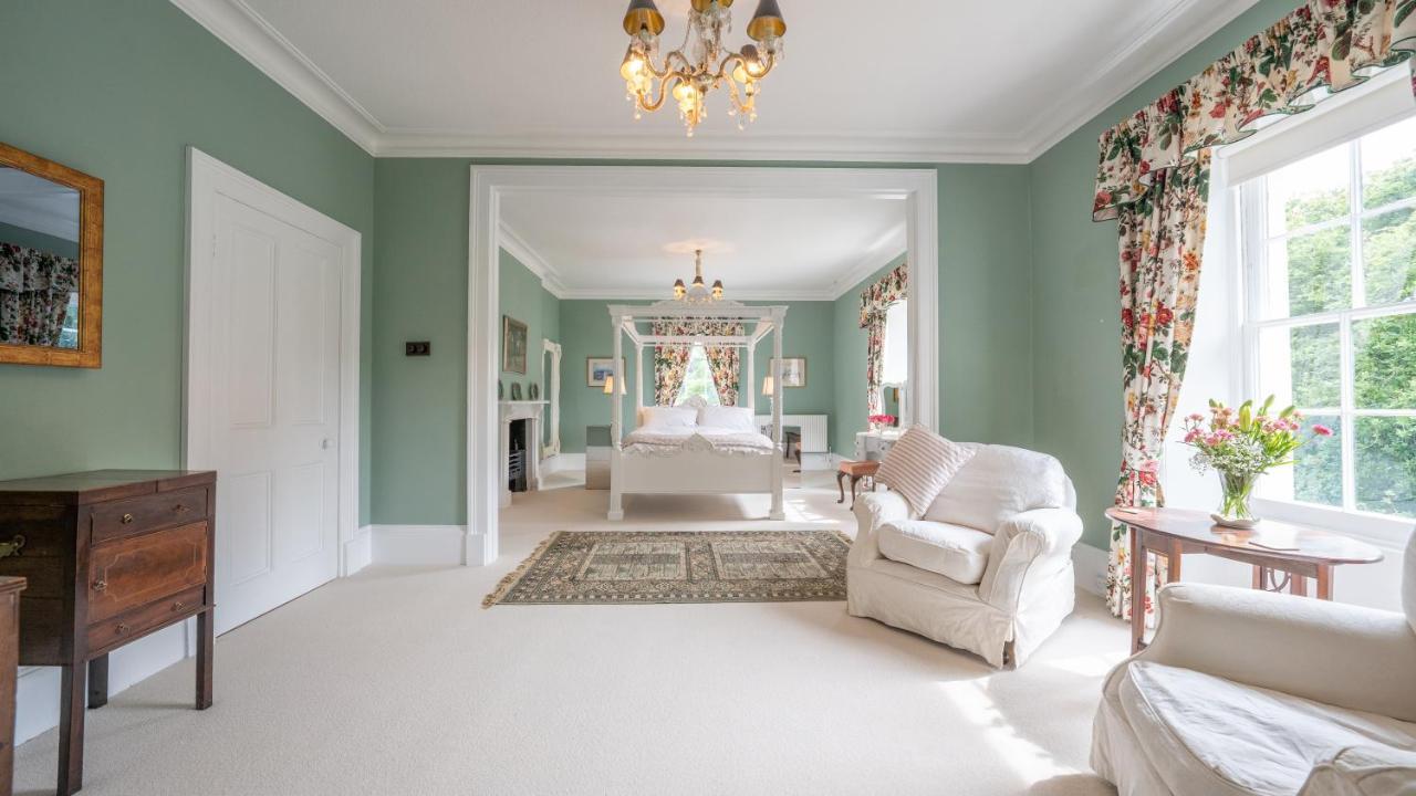 Pantybeiliau House Bed & Breakfast Gilwern Esterno foto