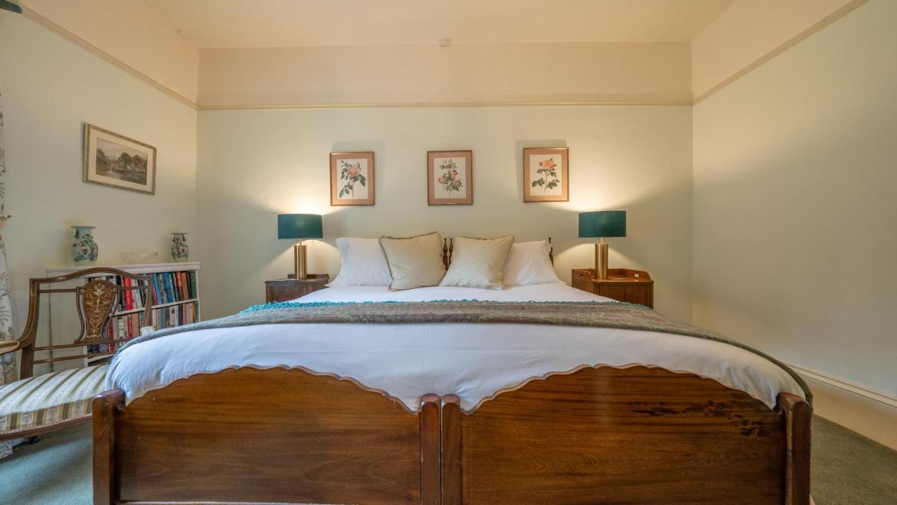 Pantybeiliau House Bed & Breakfast Gilwern Esterno foto