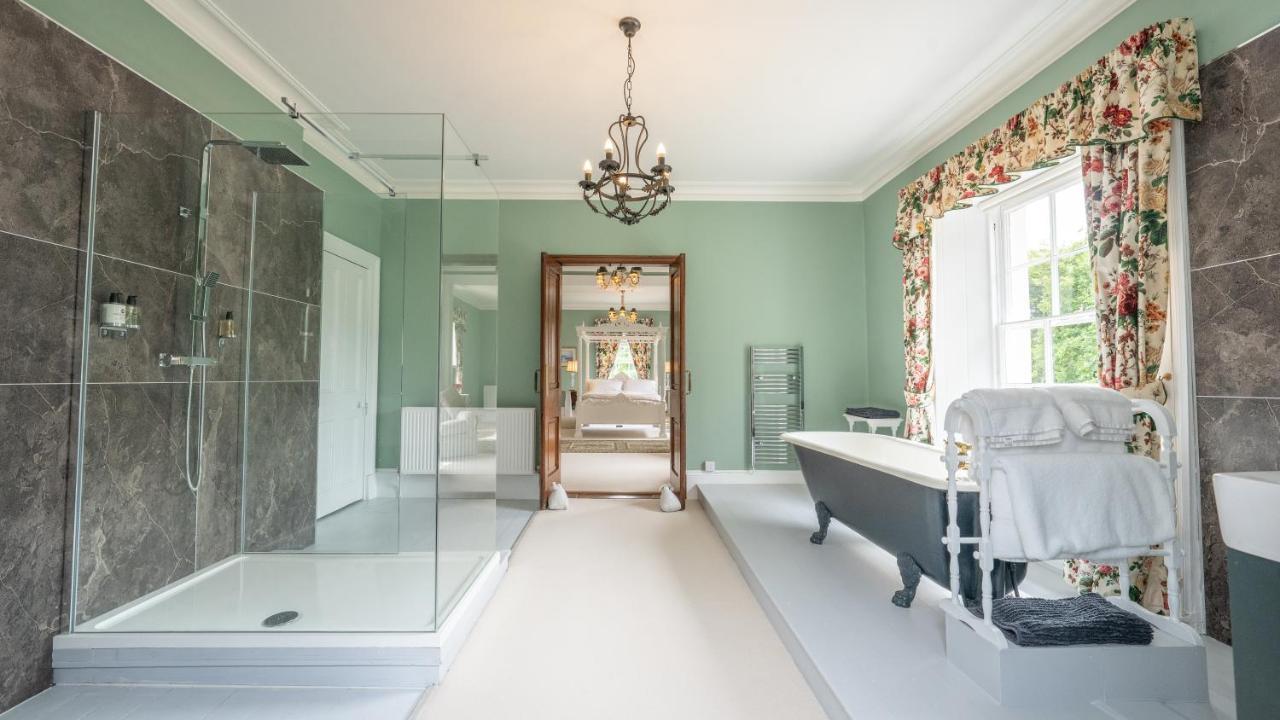 Pantybeiliau House Bed & Breakfast Gilwern Esterno foto