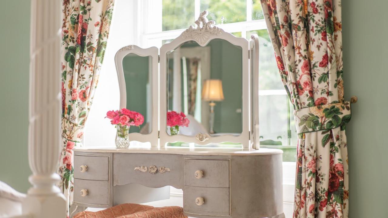Pantybeiliau House Bed & Breakfast Gilwern Esterno foto